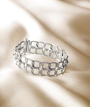 Jewelry photo.